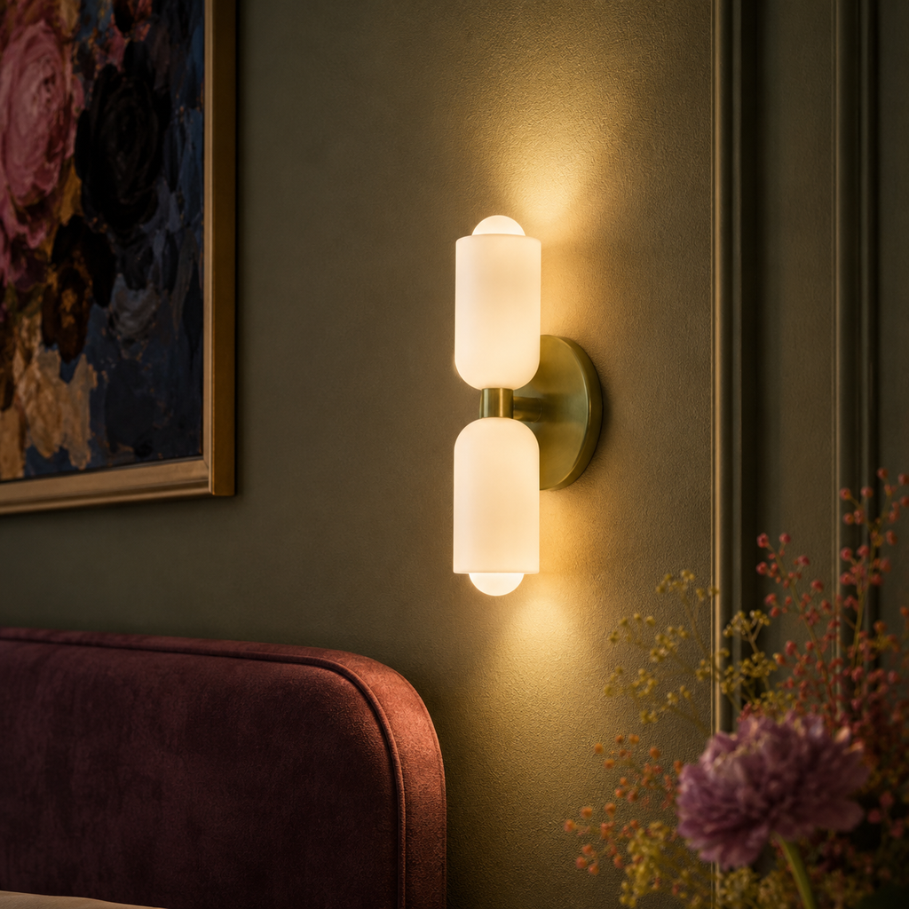 Casa Lumière Minimalistische Design Wandlamp - Acryl Diffuser, Metalen Basis & Goudafwerking