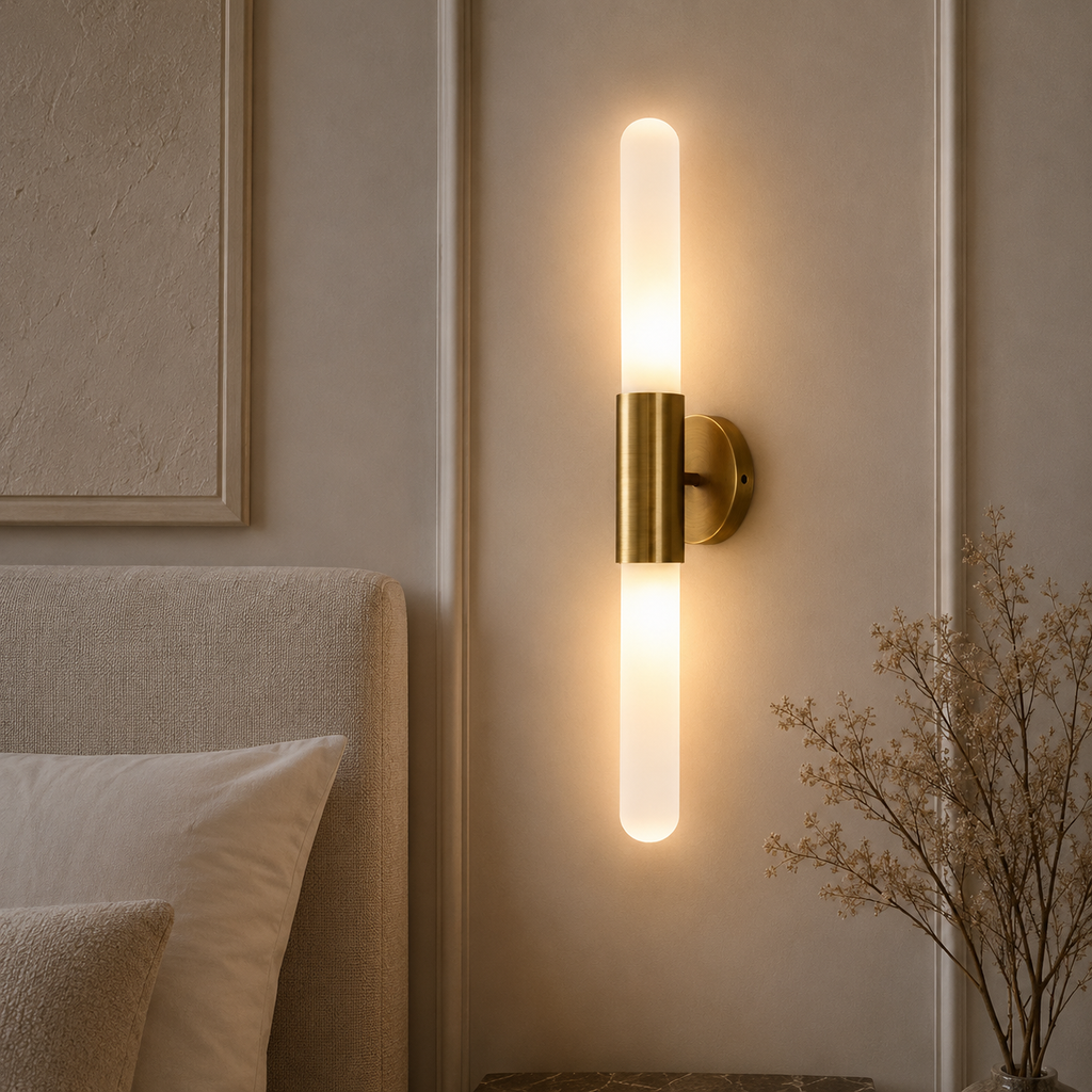 Casa Lumière Luxe Nordic Wandlamp - Geribbeld Glas & Metalen Houder