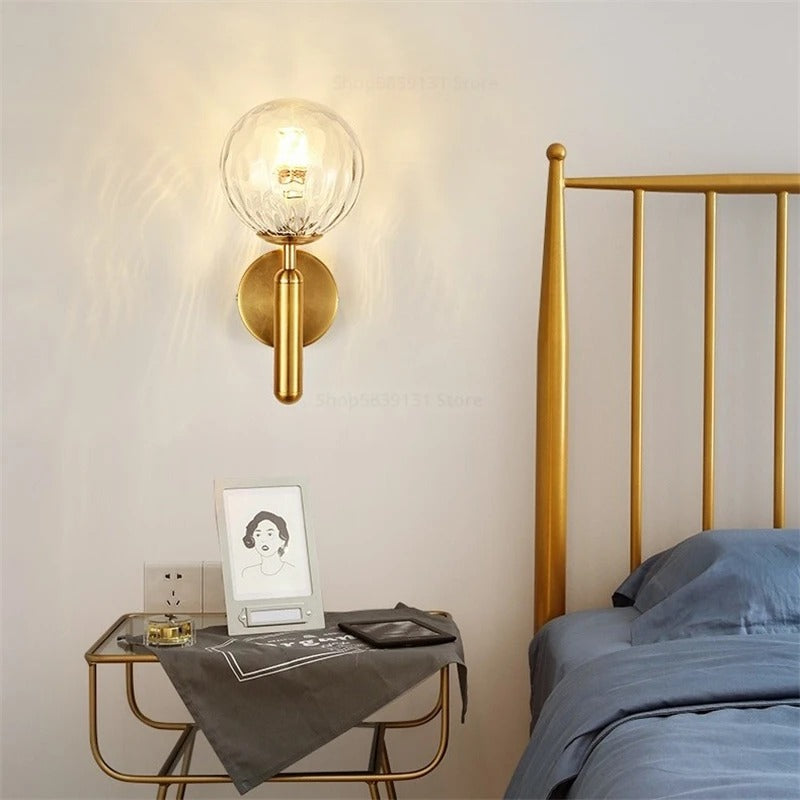 Casa Lumière Glazen Wandlamp - Ronde Bol & Metalen Arm