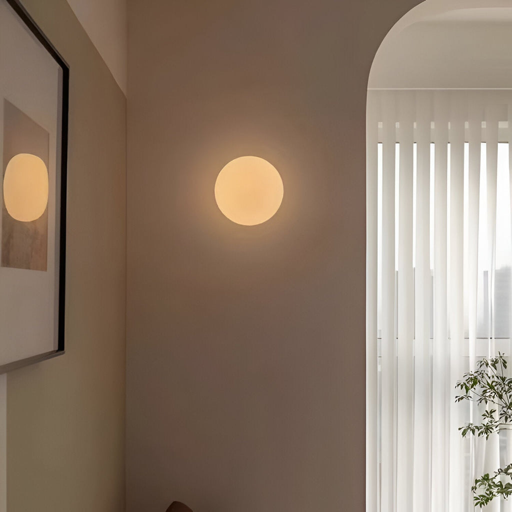 Casa Lumière Minimalistische Ronde Glazen Wandlamp - Opaal Glas & Zacht Diffuus Licht