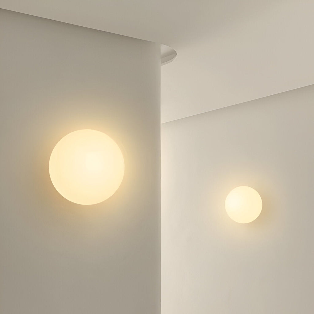 Casa Lumière Minimalistische Ronde Glazen Wandlamp - Opaal Glas & Zacht Diffuus Licht