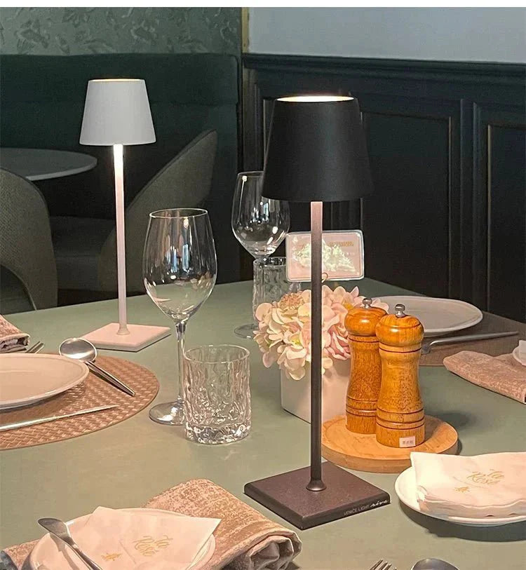 Casa Lumière Draadloze Oplaadbare Tafellamp - Minimalistisch Design met Warm Licht