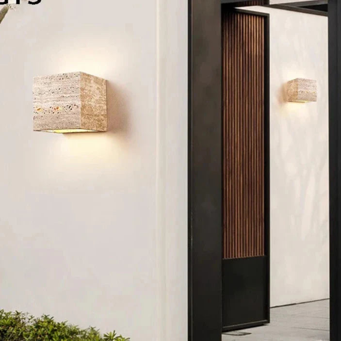 Casa Lumière Travertine Outdoor Wandlamp - Up & Down Gevelverlichting van Natuursteen