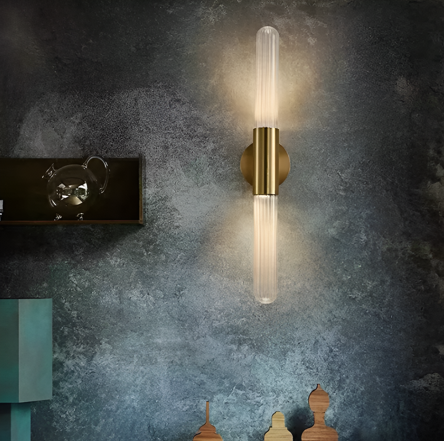 Casa Lumière Luxe Nordic Wandlamp - Geribbeld Glas & Metalen Houder