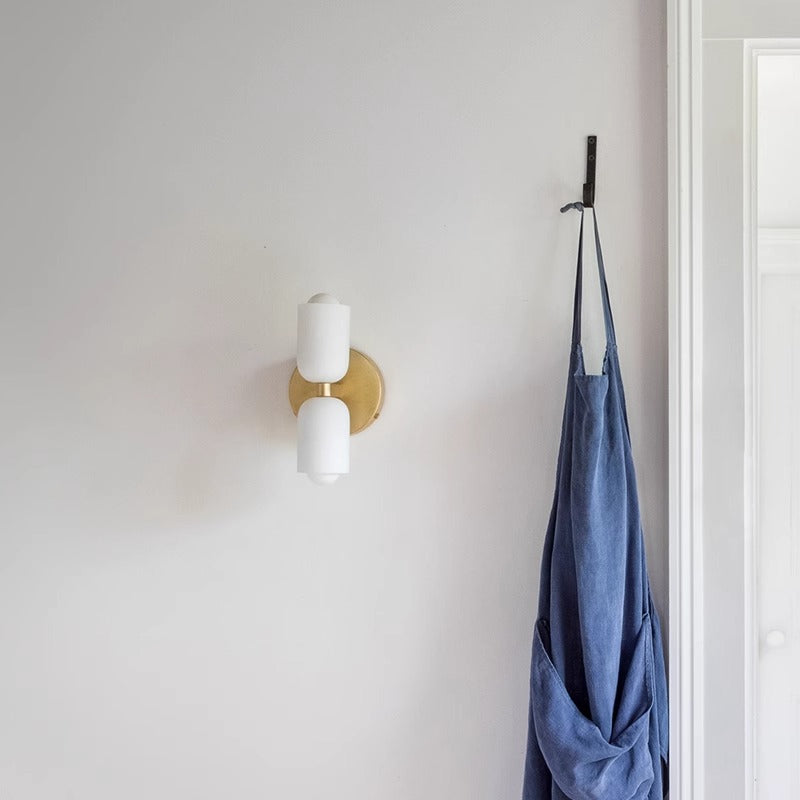 Casa Lumière Elegance Minimalistische Wandlamp – Acryl Diffuser, Metalen Basis & Luxe Goudafwerking