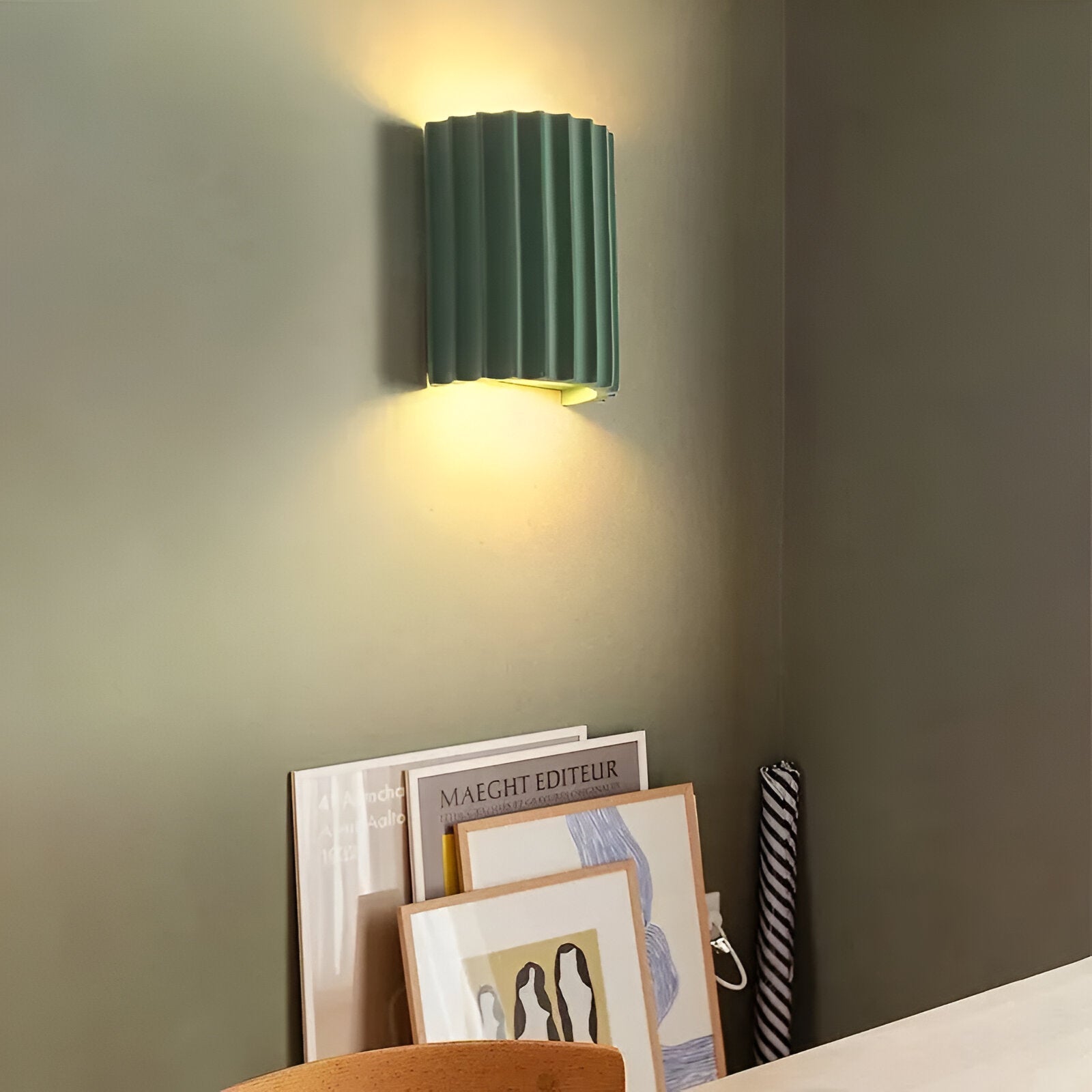 Casa Lumière Minimalistische Resin Wandlamp - Geribbelde Cilindervorm Up & Down Lamp