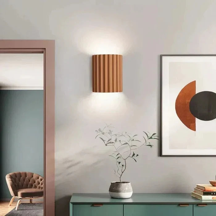 Casa Lumière Minimalistische Resin Wandlamp - Geribbelde Cilindervorm met Up & Down Light